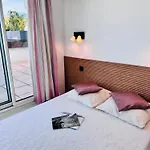 Penthouse - Jacuzzi - Terrace - Parking - 2 Pools Apartment