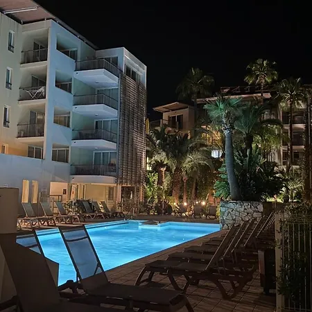 Apartment Penthouse - Jacuzzi - Terrace - Parking - 2 Pools