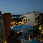 Penthouse - Jacuzzi - Terrace - Parking - 2 Pools