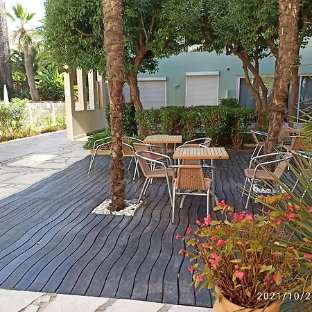 Penthouse - Jacuzzi - Terrace - Parking - 2 Pools * アンティーブ