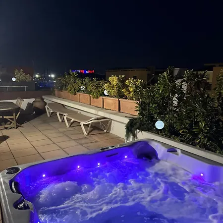 Daire Penthouse - Jacuzzi - Terrace - Parking - 2 Pools