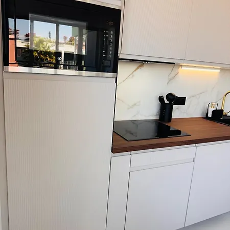 公寓 Penthouse - Jacuzzi - Terrace - Parking - 2 Pools