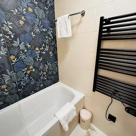 Penthouse - Jacuzzi - Terrace - Parking - 2 Pools
