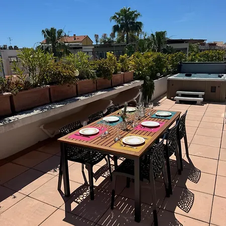 公寓 Penthouse - Jacuzzi - Terrace - Parking - 2 Pools *