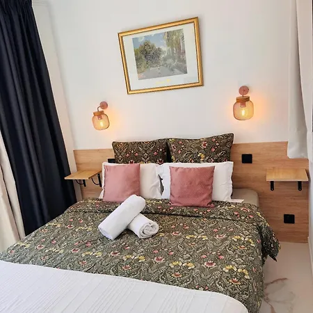 Penthouse - Jacuzzi - Terrace - Parking - 2 Pools 公寓