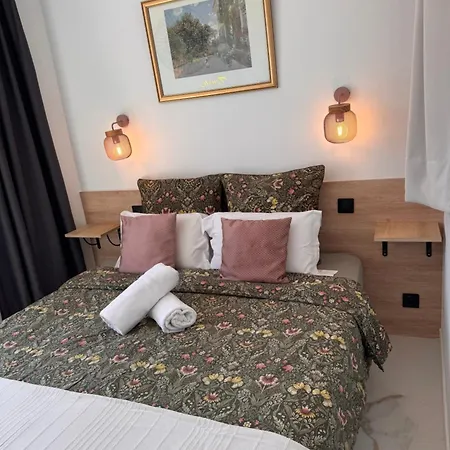 Penthouse - Jacuzzi - Terrace - Parking - 2 Pools Διαμέρισμα Αντίμπ