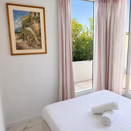 Penthouse - Jacuzzi - Terrace - Parking - 2 Pools Apartament