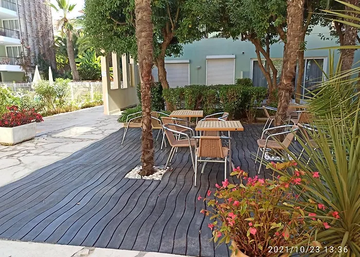 Penthouse - Jacuzzi - Terrace - Parking - 2 Pools * Antibes