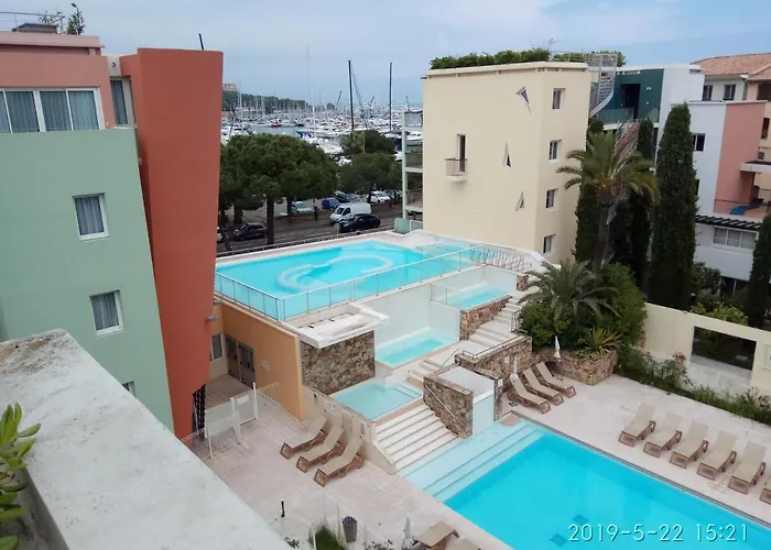 Penthouse - Jacuzzi - Terrace - Parking - 2 Pools Apartment *