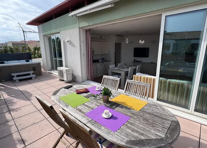 Penthouse - Jacuzzi - Terrace - Parking - 2 Pools Apartment Antibes