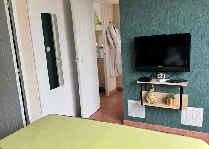 Penthouse - Jacuzzi - Terrace - Parking - 2 Pools Antibes