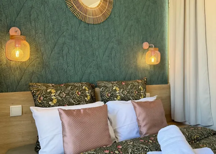 Penthouse - Jacuzzi - Terrace - Parking - 2 Pools Antibes