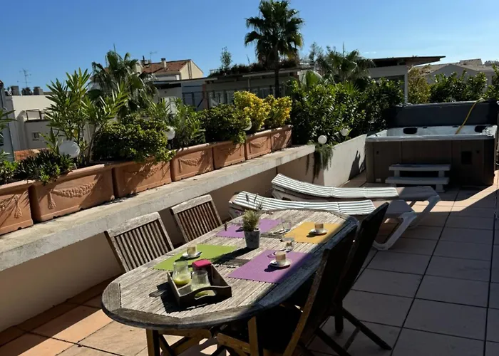 Penthouse - Jacuzzi - Terrace - Parking - 2 Pools Apartment Antibes