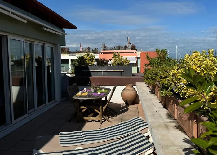 Penthouse - Jacuzzi - Terrace - Parking - 2 Pools *