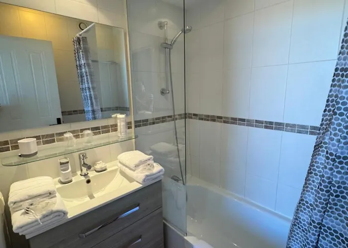 Apartment Penthouse - Jacuzzi - Terrace - Parking - 2 Pools