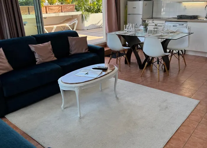 Penthouse - Jacuzzi - Terrace - Parking - 2 Pools Apartment Antibes